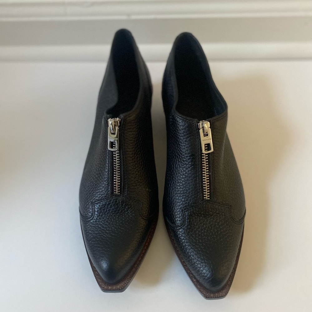 Coach Pointed Toe Black Low Heel Leather Zip-Up Shoes mens 6.5 / womens 8